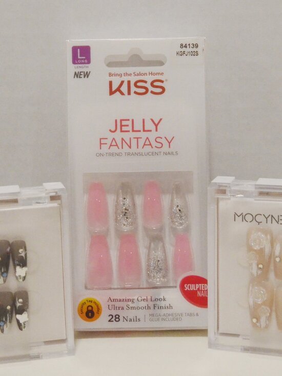 Mocyne and Kiss Accessories - Lot of 3 sets of press-on nails